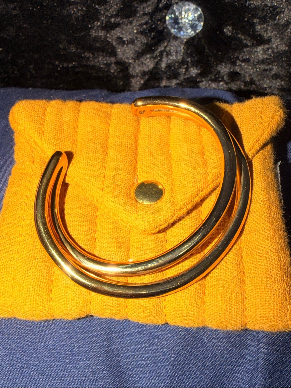 Sezane Chiara Gold Twisted Bangle Bracelet - Picture 3 of 3